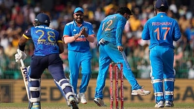 இந்திய அணிக்கு 249 ரன்கள் இலக்கு நிர்ணயித்தது இலங்கை!