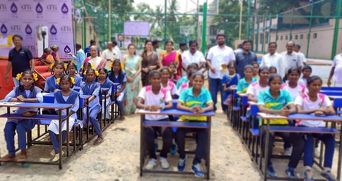 அருகமைப் பள்ளிக்கு சாலையமைப்போம்