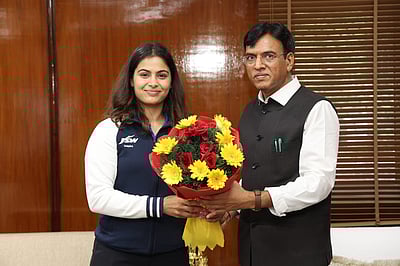 இளம் தலைமுறைக்கு மானு பாக்கர் ஊக்கமளிப்பார்: விளையாட்டுத் துறை அமைச்சர்