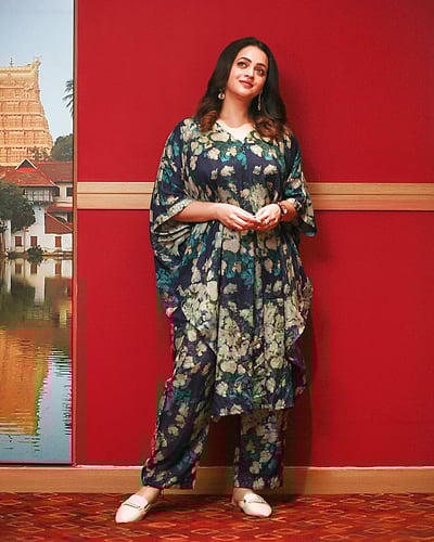 நிற்பதுவே நடப்பதுவே... பாவனா!