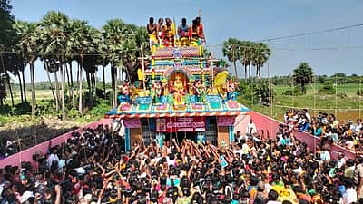 இருதரப்பினரிடையே மோதல்: கோயிலுக்கு ‘சீல்’