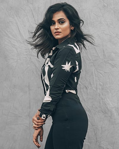 காலத்தை வெல்லும், கறுப்பின் அதிர்வுகள்... ரம்யா பாண்டியன்!