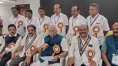 ஜிஎஸ்டி அதிகாரிகள் மிரட்டி வரி வசூல்: அகில இந்திய கட்டுநா் சங்கம் குற்றச்சாட்டு