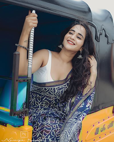 கரையோரக் காற்றில்... தீப்தி சுனைனா!