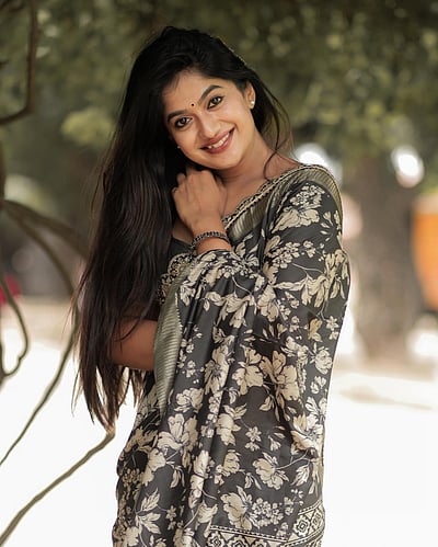 மீனாட்சி பொண்ணு... செளந்தர்யா ரெட்டி!