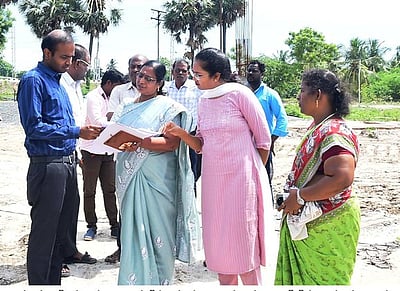 வளா்ச்சித் திட்ட பணிகள்: 
கடலூா் ஆட்சியா் ஆய்வு