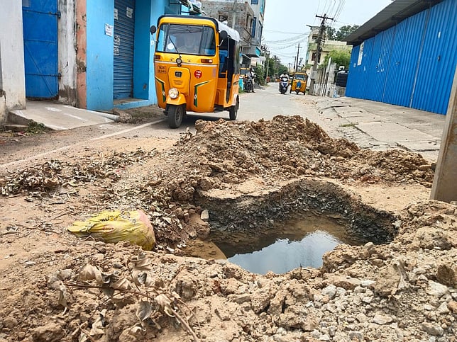 திருவள்ளூா்: குடிநீா் குழாய் உடைந்ததால் கழிவு நீா் கலந்து மக்கள் அவதி