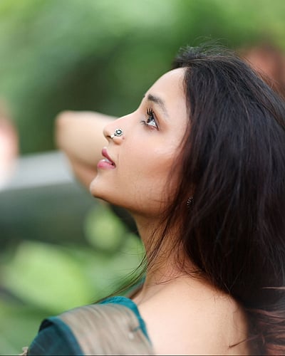 சேலை இளங்குயிலே... ஸ்ரீநிதி ஷெட்டி!