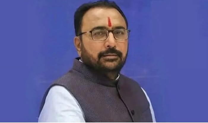 முதல்வர் பதவிக்காக காங்கிரஸ் காலில் விழும் உத்தவ்: மத்திய அமைச்சர்!