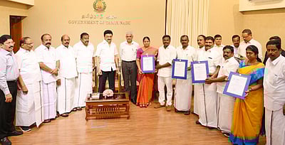 தமிழகத்தில் 4 புதிய மாநகராட்சிகள்: ஆணைகளை வழங்கிய முதல்வர்