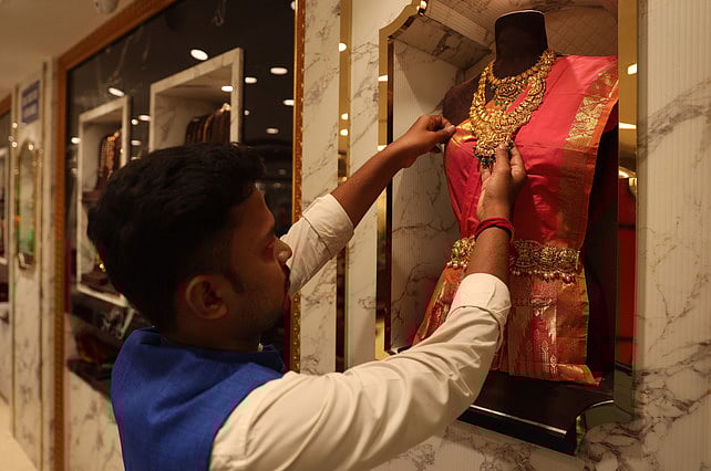 தங்கம் விலை அதிரடி உயர்வு! ரூ. 82,000 ஆயிரத்தை நெருங்கியது!!