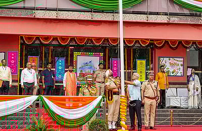 நவீனகால சுதந்திரப் போராட்ட வீரர் கேஜரிவால்: உள்துறை அமைச்சர்!