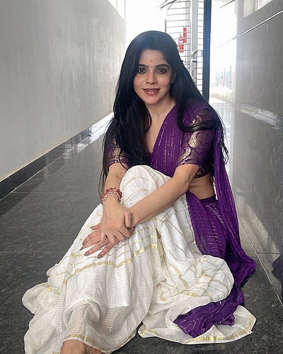 அமைதியான நேரத்தில்... திவ்ய பாரதி!