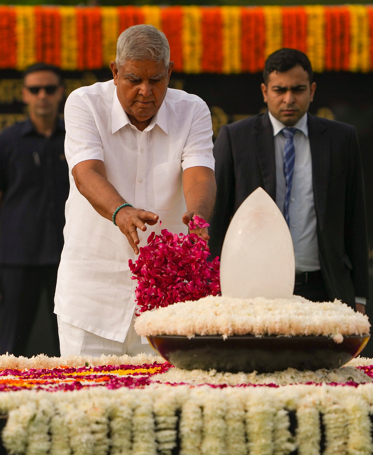 முன்னாள் பிரதமர் வாஜ்பாய்க்கு அஞ்சலி செலுத்திய குடியரசுத் துணைத் தலைவர் ஜகதீப் தன்கர்