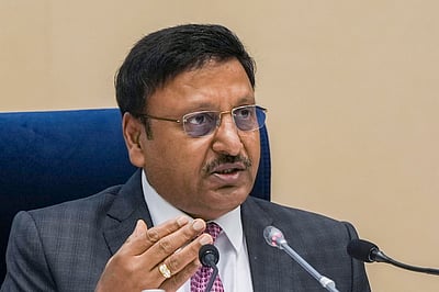 தோ்தல் ஆணையம் மீது கட்சிகள் வீண்பழி: தோ்தல் ஆணையா் ராஜீவ் குமாா் ஆதங்கம்