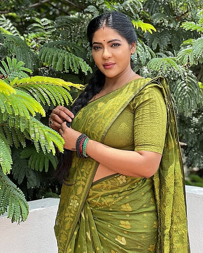 கவர்ச்சியாகவும் மகிழ்ச்சியாகவும் இருப்பதில் கவனம் செலுத்துங்கள்..! 