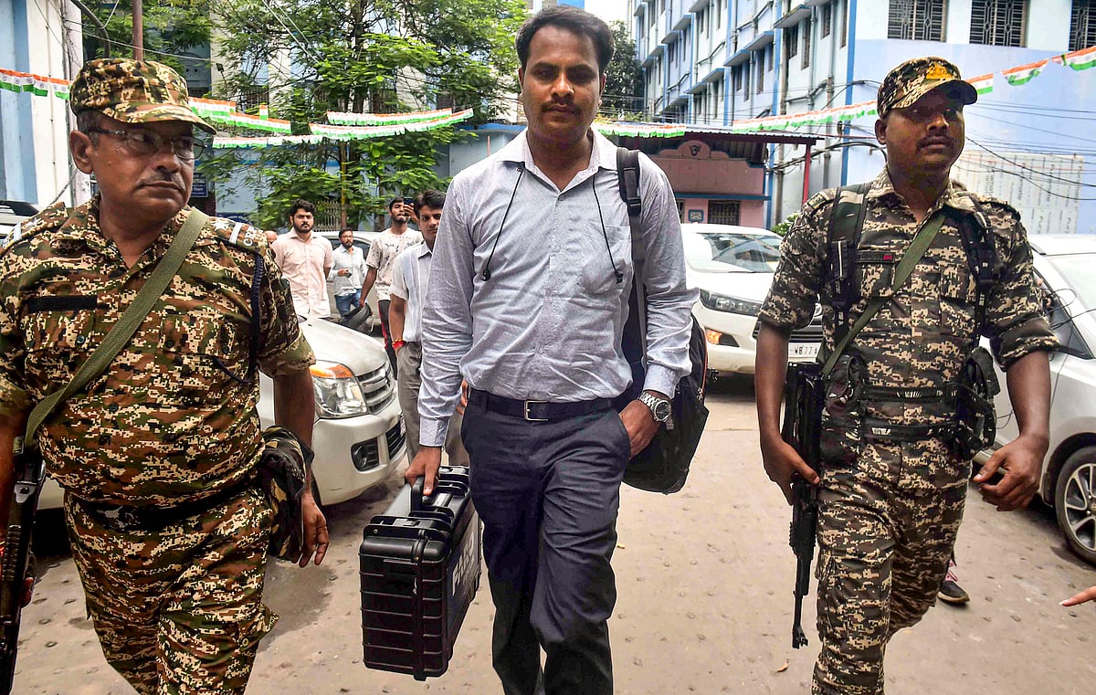 கொல்கத்தா மருத்துவமனை முதல்வரை துளைத்தெடுக்கும் சிபிஐ! கிடைக்குமா பதில்?