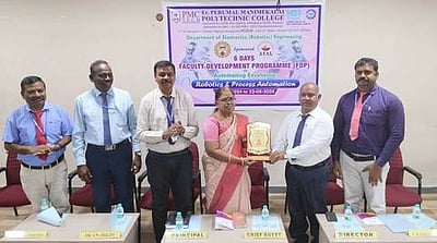 ஒசூா் பிஎம்சி டெக் கல்லூரியில் 
ஆசிரியா் மேம்பாட்டுத் திட்ட தொடக்க விழா