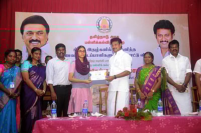 அரசுப் பள்ளி மாணவா்களின் திறமைகளை வெளிக்கொணரும் ‘தேன்சிட்டு’, ‘புது ஊஞ்சல்’: அமைச்சா் அன்பில் மகேஸ் பேச்சு