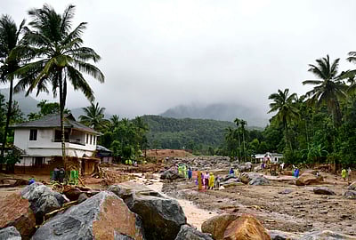 வயநாடு நிலச்சரிவு: கடன் தவணைகளை உதவித் தொகையிலிருந்து கழித்த வங்கி