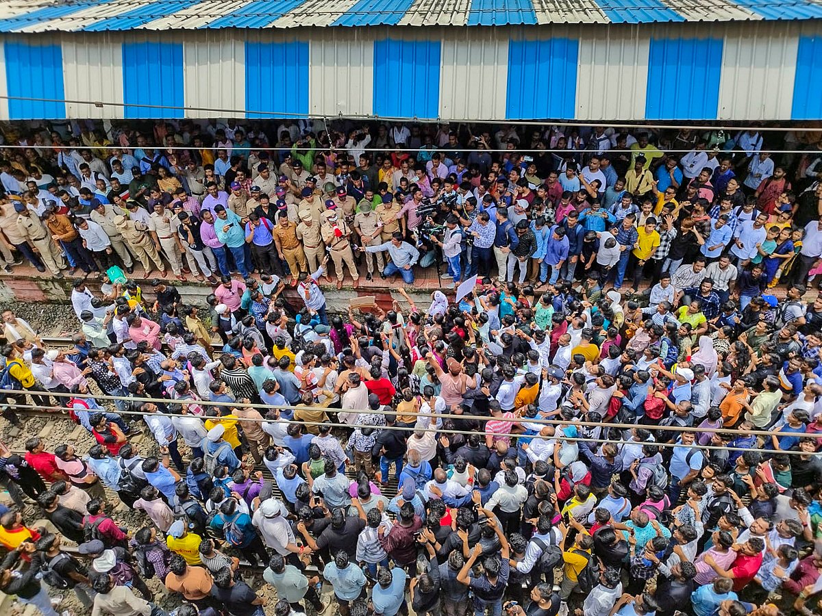 யுகேஜி குழந்தைகளுக்கு பாலியல் தொல்லை! பெற்றோர் ரயில் மறியல் போராட்டம்