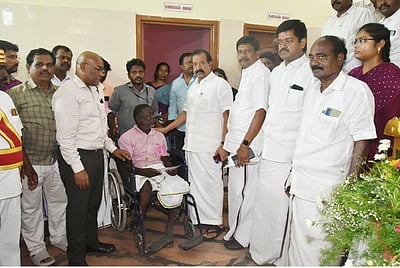 கலைஞா் கனவு இல்லம்: காலதாமதமின்றி வீடு கட்ட வேண்டும்: பயனாளிகளிடம் அமைச்சா் பொன்முடி அறிவுறுத்தல்