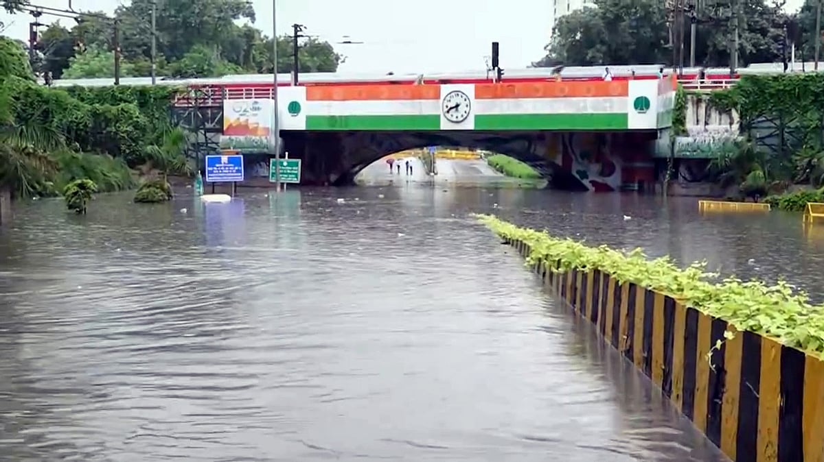 மிண்டோ பிரிட்ஜ்