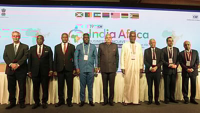 இந்தியாவின் வளா்ச்சி உலகின் அமைதியை நிலைநாட்டும் -குடியரசு துணைத்தலைவா் தன்கா்