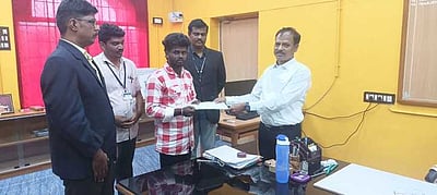 சட்டப்பணிகள் ஆணைக் குழு மூலம் மாணவருக்கு சான்றிதழ்கள் வழங்கல்!