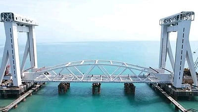 பாம்பன் புதிய பாலத்தில் ரயில் சோதனை ஓட்டம்!