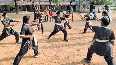 கொச்சி தனியார் மருத்துவமனை பெண் ஊழியர்களுக்கு தற்காப்புக்கலை பயிற்சி!