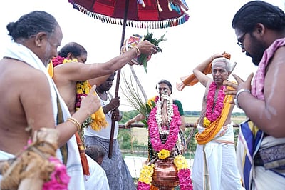 கொழையூா் கோயில் கும்பாபிஷேகம்