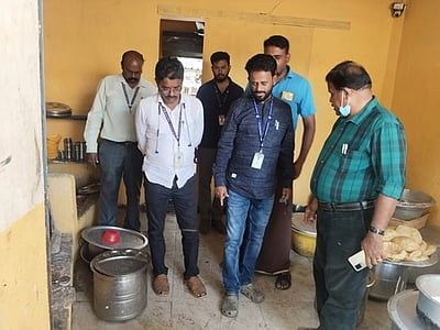 வேளாங்கண்ணி திருவிழா:  உணவகங்களில் சுகாதாரத் துறையினா் ஆய்வு