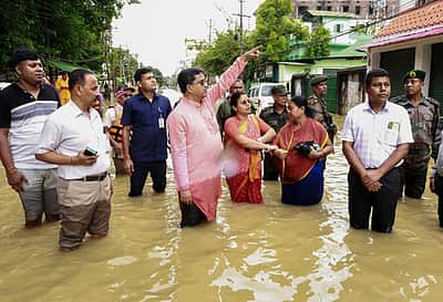 திரிபுரா: நிலச்சரிவில் சிக்கி 22 போ் உயிரிழப்பு; விரைந்தது மீட்புப் படைக் குழு