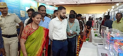 நாகை இஜிஎஸ் பிள்ளை கல்லூரியில் அறிவியல் கண்காட்சி அணுஉலை செயல்பாடு குறித்து விளக்கம்