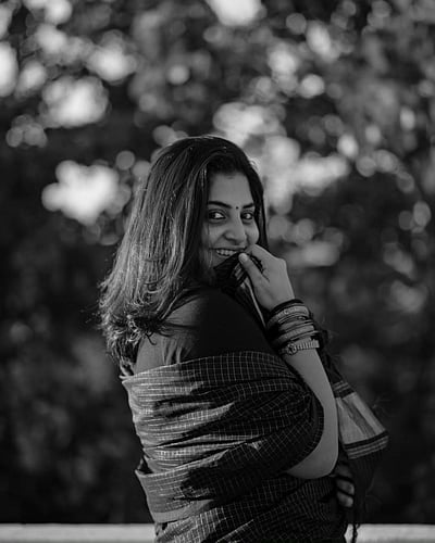 ஒவ்வொரு வளைவு, தழும்பு, சம்பவங்களைத் தழுவி... மஞ்சிமா மோகன்!