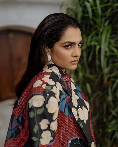 எந்த உடையிலும் அழகு... பார்வதி திருவோத்து!