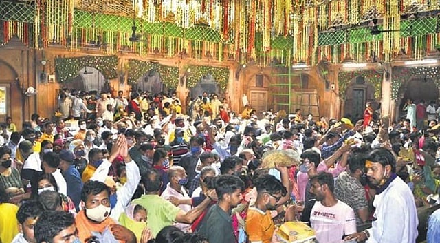 கிருஷ்ண ஜன்மாஷ்டமி: இவர்களெல்லாம் கோயிலுக்குச் செல்வதைத் தவிர்க்கலாம்!