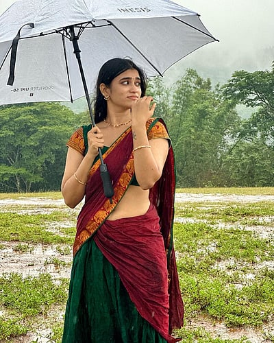 குடைக்குள் மழை... மது! 