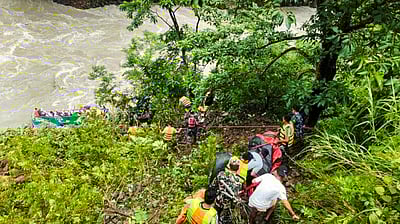 நேபாளம்: பேருந்து விபத்தில் உயிரிழந்தோர் எண்ணிக்கை 41-ஆக உயர்வு!