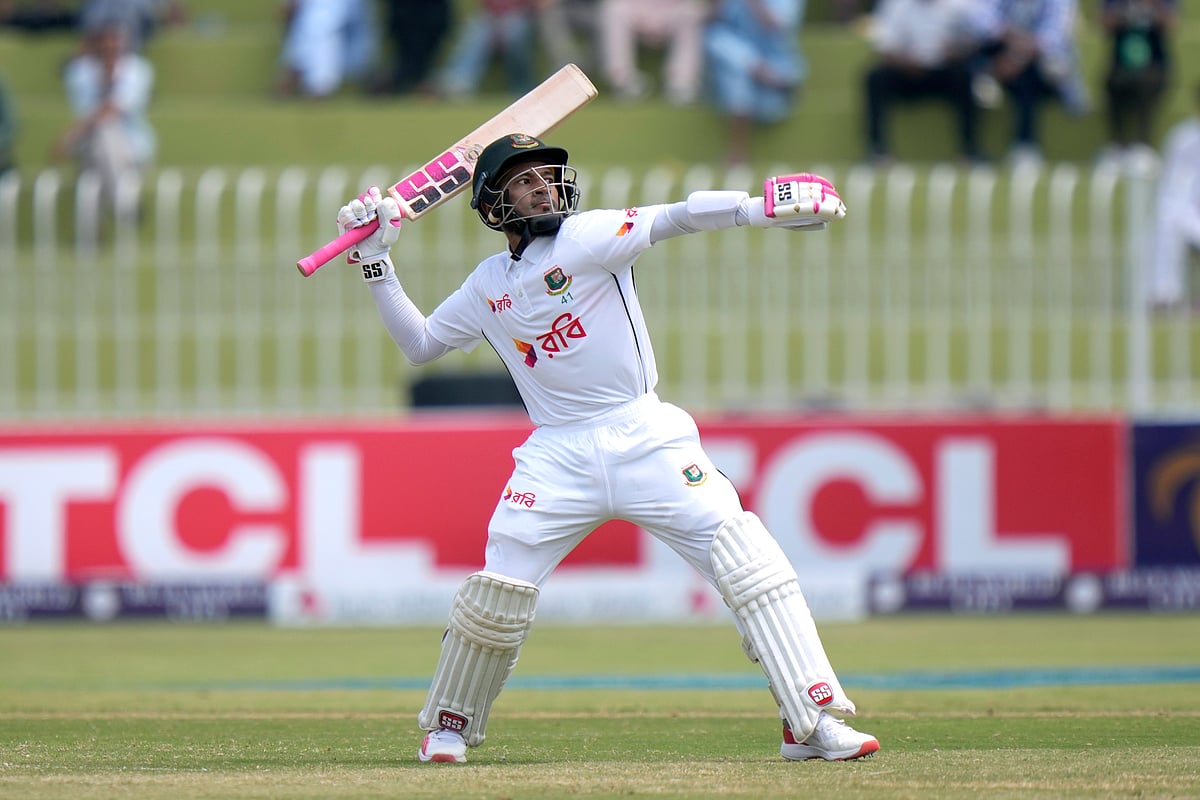 சதமடித்த வங்கதேச வீரர்.