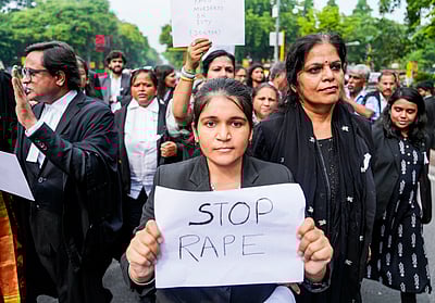 மருத்துவர் கொலைக்கு முன் நள்ளிரவில் நடந்தது என்ன? கண்காணிப்பு கேமரா காட்சிகள்