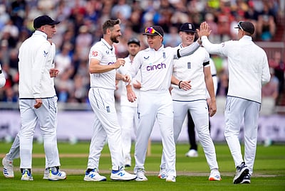 இலங்கைக்கு எதிரான டெஸ்ட் தொடரிலிருந்து விலகும் இங்கிலாந்து வேகப் பந்துவீச்சாளர்!