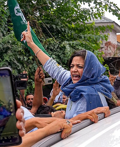 ஜம்மு-காஷ்மீா் 2-ஆம் கட்ட தோ்தல்: வேட்புமனு தாக்கல் தொடக்கம்