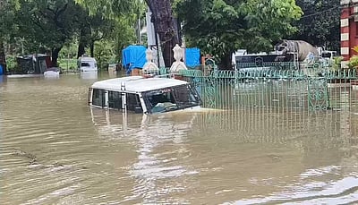 குஜராத்தில் பலத்த மழை: 7 பேர் பலி, 300 பேர் மீட்பு!