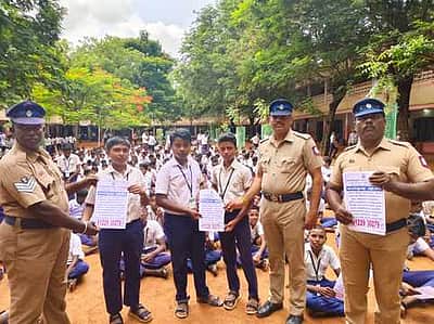 நாகா்கோவில் காா்மல் பள்ளியில் போதைக்கு எதிரான விழிப்புணா்வு