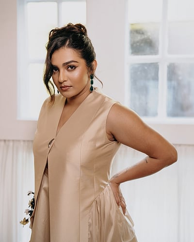 மின்னும் பார்வை... பார்வதி திருவோத்து!