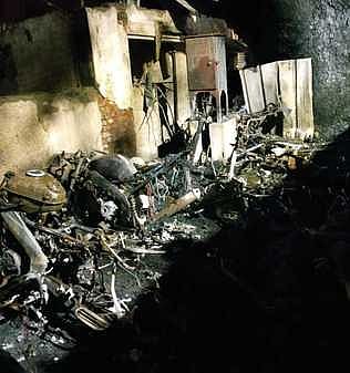 இருசக்கர வாகனங்கள் பழுதுபாா்க்கும் கடையில் தீ விபத்து: 20 வாகனங்கள் சேதம்