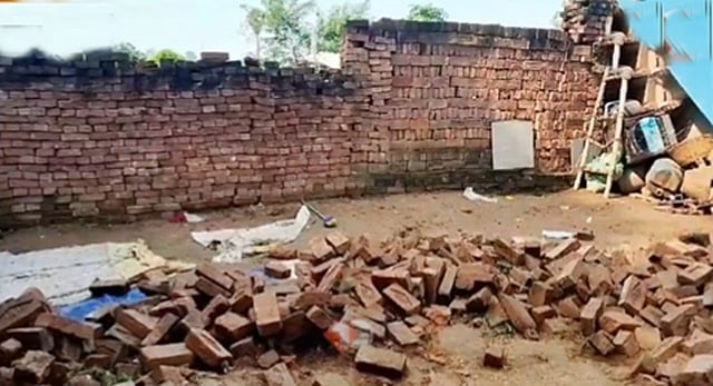 பிகார்: மத விழாவில் சுவர் இடிந்து விழுந்ததில் 30 பேர் காயம்!