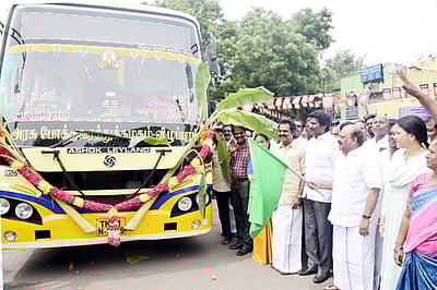 ஆன்மிக சுற்றுலா பேருந்து சேவை: அமைச்சா் அன்பரசன் தொடங்கி வைத்தாா்